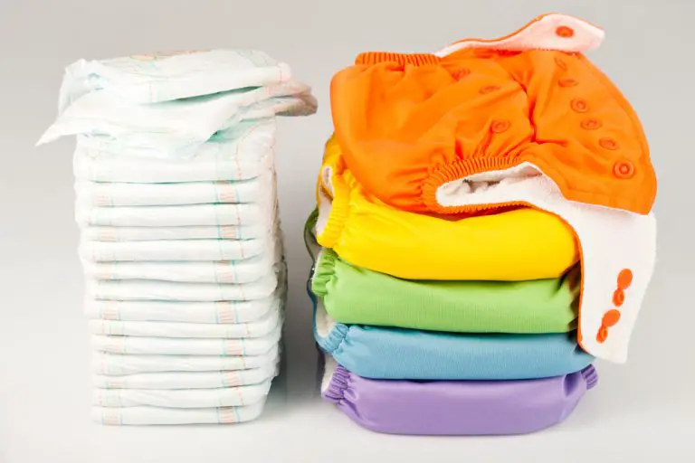 Cloth Diapers vs. Disposable Diapers: The Definitive Guide (2023)